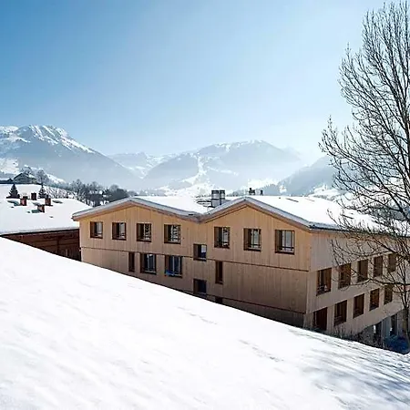 Gstaad Youth Otel Saanen