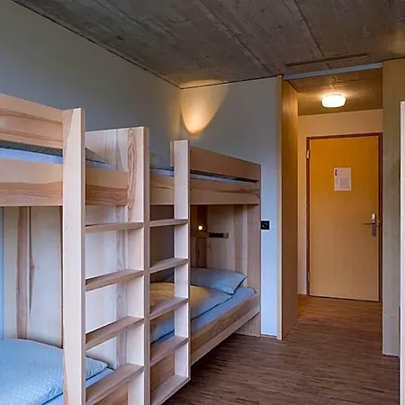 Gstaad Youth Otel Saanen