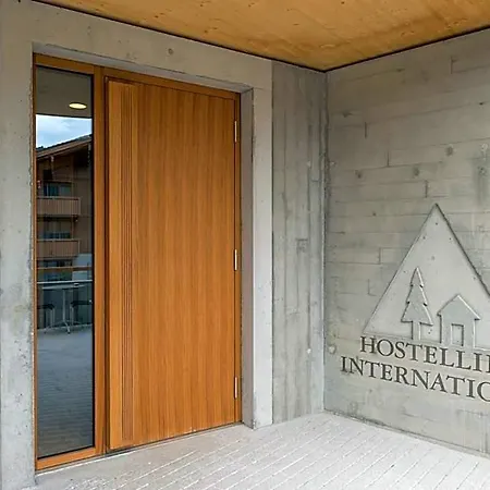 ホテル Gstaad Youth